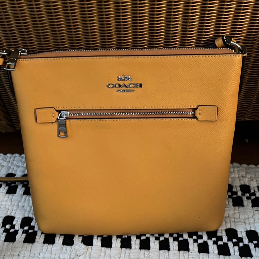 Coach Rowen File Bag. Cute just never use. Great Condition. Very cute.